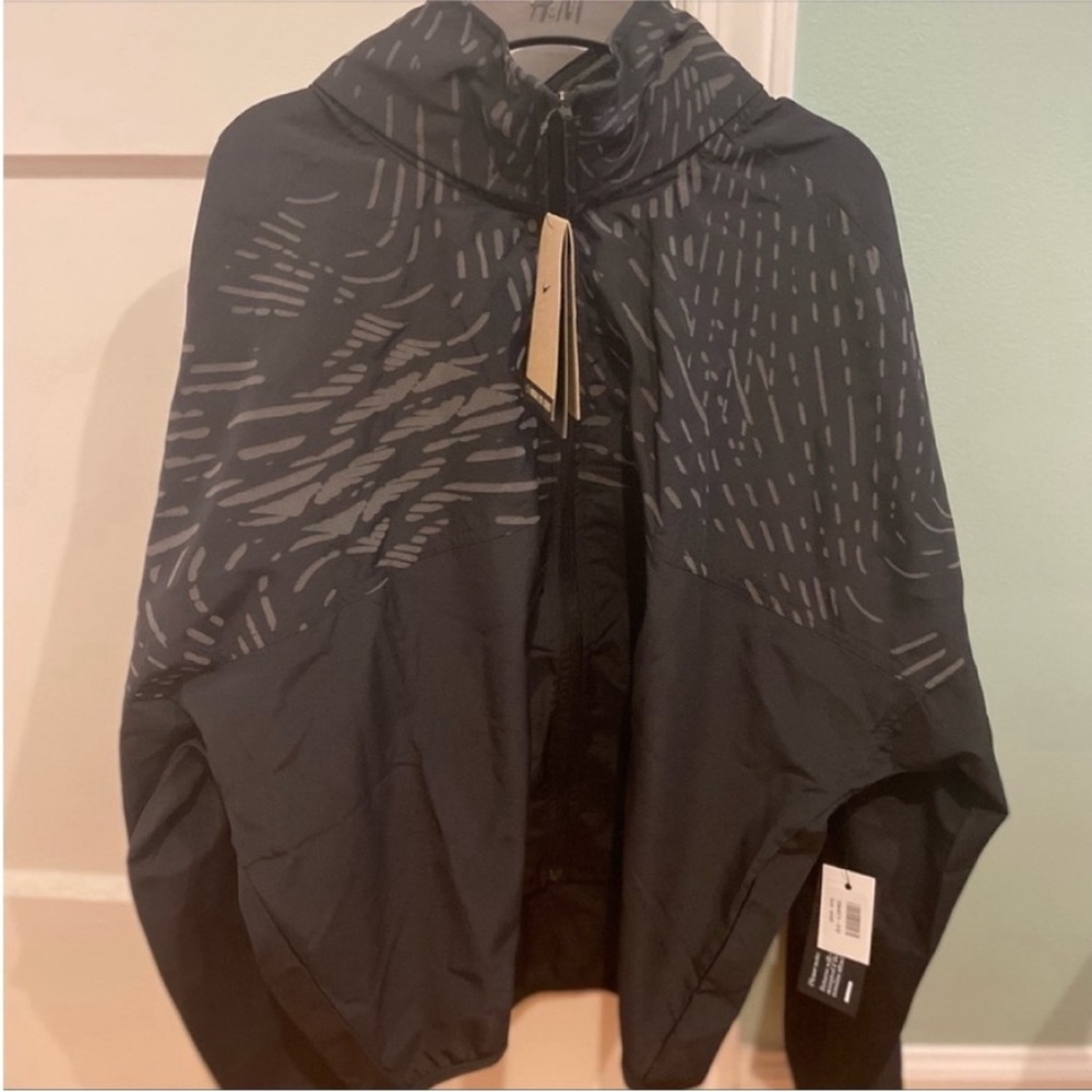 NEW NIKE Hooded Cape Jacket. Size S. NWT.
